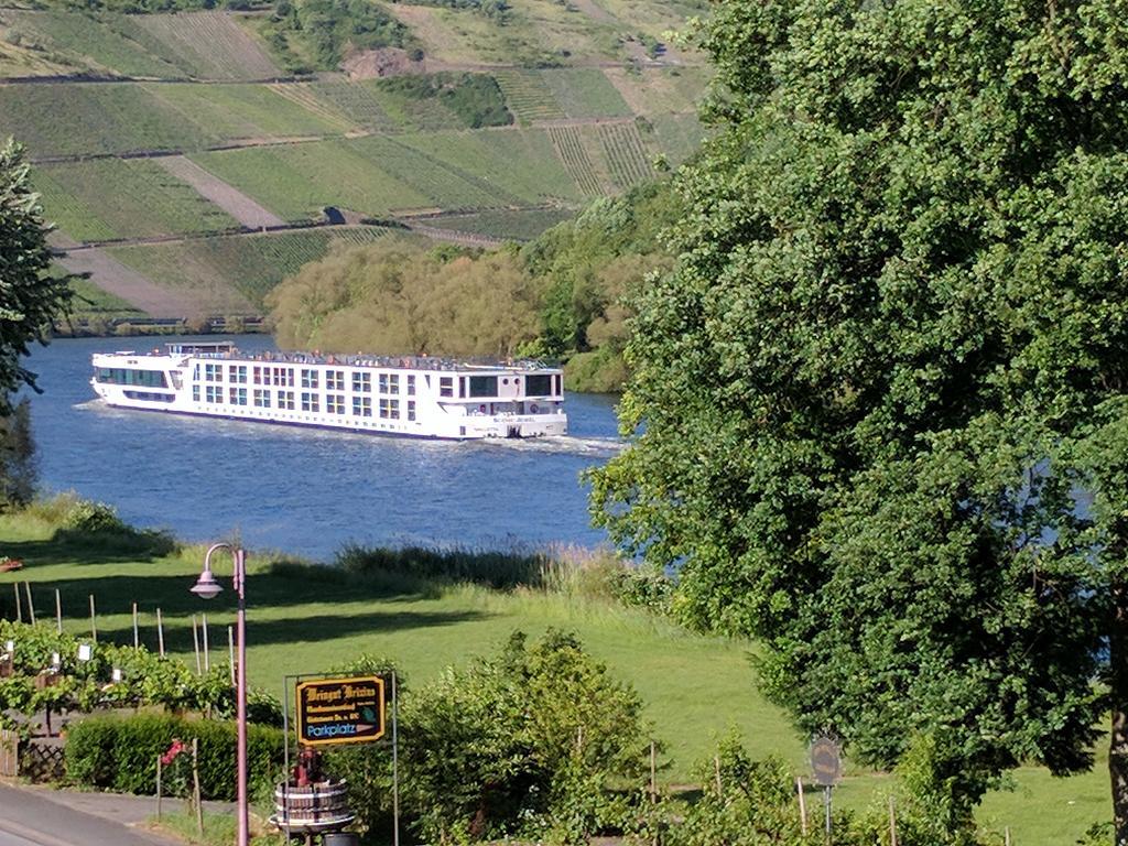 Ferienwohnung "Zum Klosterruinenblick" Kröv Buitenkant foto